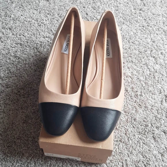 Steve Madden Shoes - Cap toe leather flats shoes